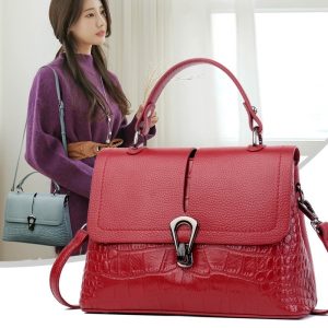 Chic & Sophisticated Crossbody Bag