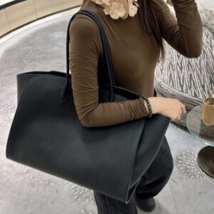 Women's Large-Capacity Top-Grain Cowhide Bag