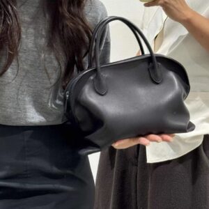 Chic & Sophisticated Crossbody Bag
